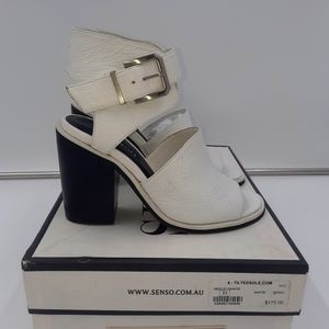 NIB SESTO Reece-1 White Grained kid leather with block wood heels Various Sizes